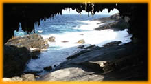 Admirals Arch, Australia Outback Tours, Outback Australia Adventures, Outback Tours, Adventure Australia, Australia Tours, Red Centre, Ayers Rock, Kangaroo Island, Barossa Valley, Coober Pedy, Uluru, 4WD Tours, German Guide