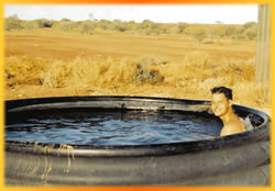 Outback spa bath, Australia Outback Tours, Outback Australia Adventures, Outback Tours, Adventure Australia, Australia Tours, Red Centre, Ayers Rock, Kangaroo Island, Barossa Valley, Coober Pedy, Uluru, 4WD Tours, German Guide